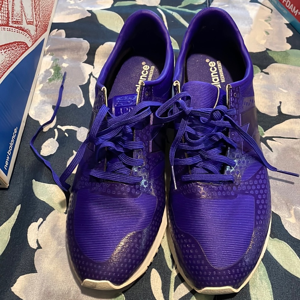 Women’s new balance gym shoes Cessna color purple in good condition